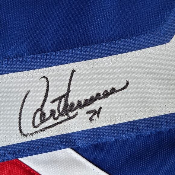 Guy Carbonneau "HOF 19" Signed Montreal Canadiens Custom Jersey Beckett Witness - Picture 13 of 14
